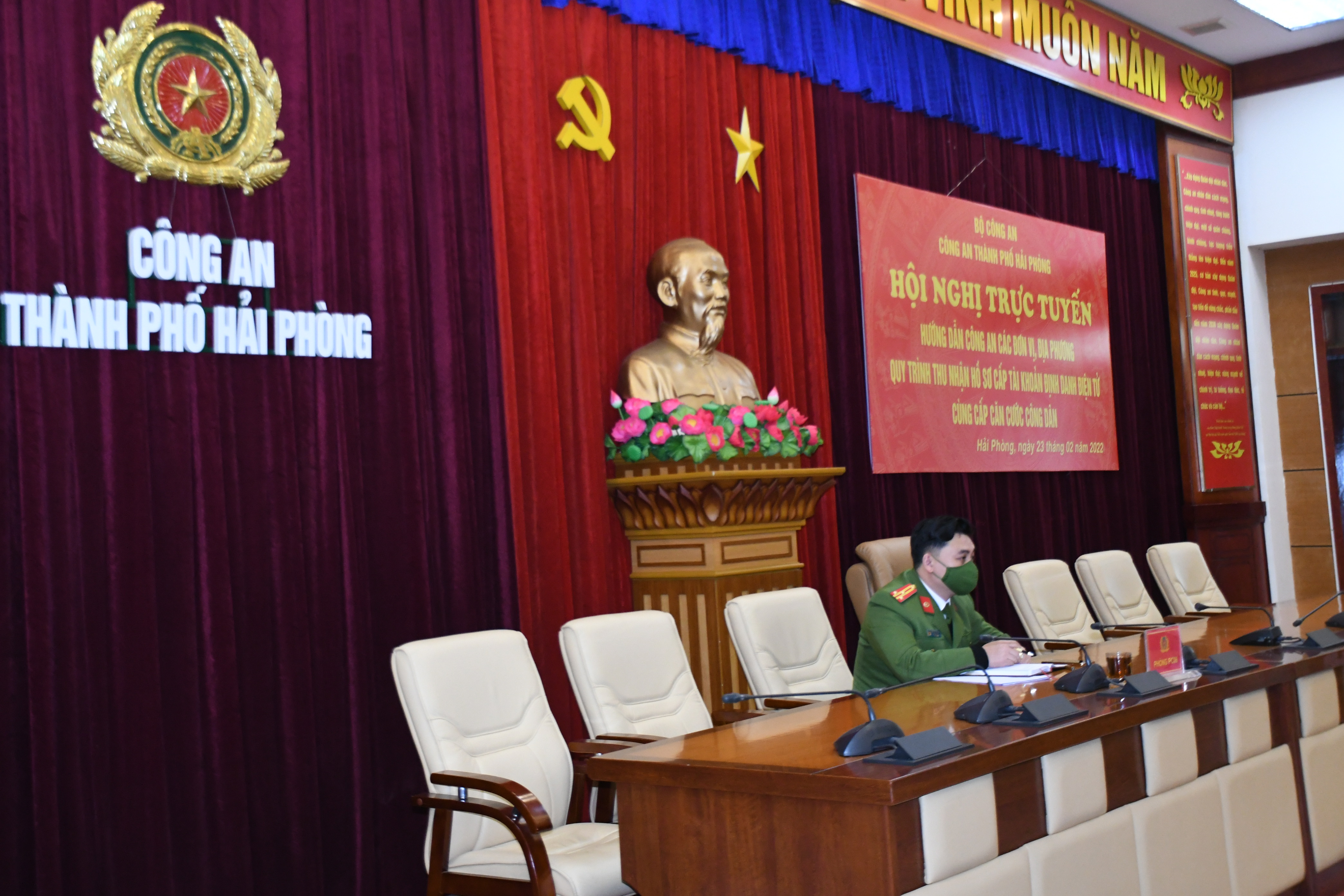 Tập huấn nhận hồ sơ cấp tài khoản định danh điện tử cùng cấp CCCD